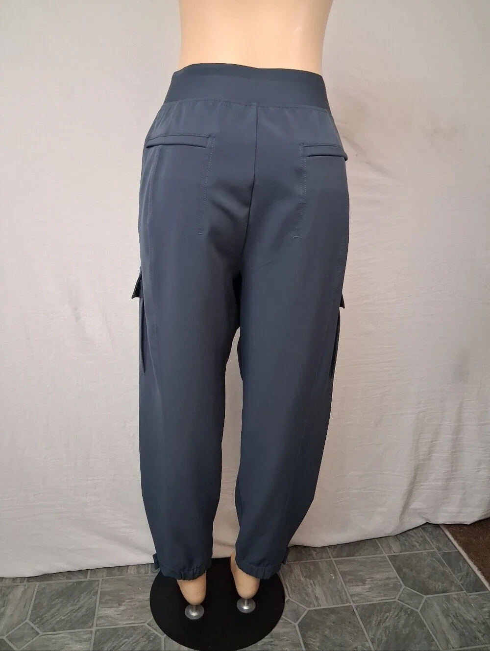 Athleta Women 's Slate Gray Cargo Pants Size 16